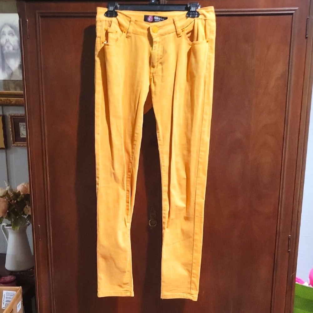 Junior/Women's Mustard Yellow Skinny Jeans, Size 7.